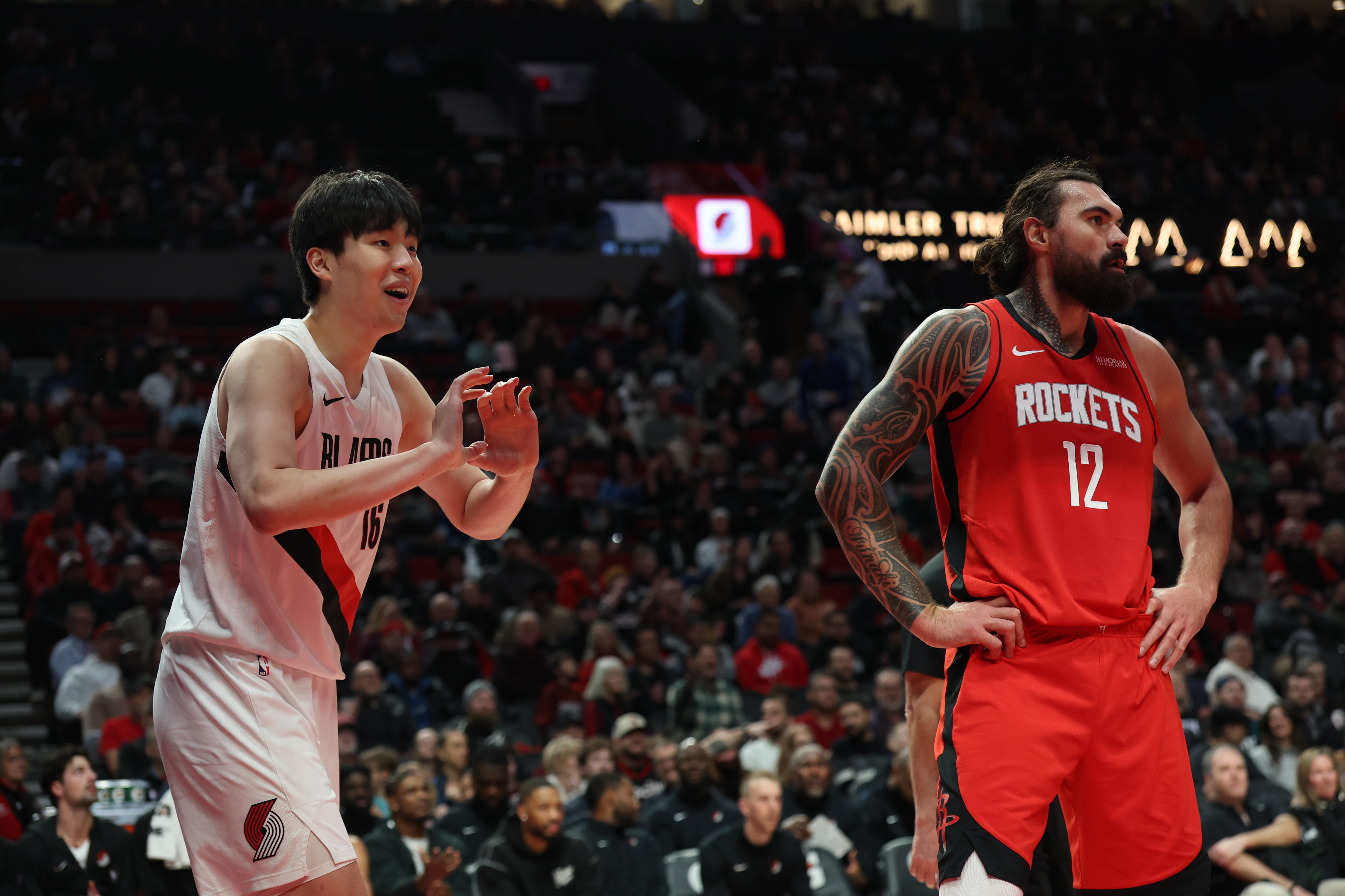 开云平台-对位亚当斯感受？杨瀚森：他太壮了 一只手推着我 我就动不了了